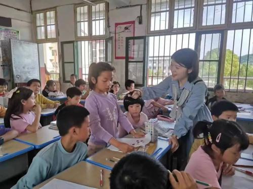 杏盛娱乐小教系学生暑假社会实践心理调研报告喜获省一等奖