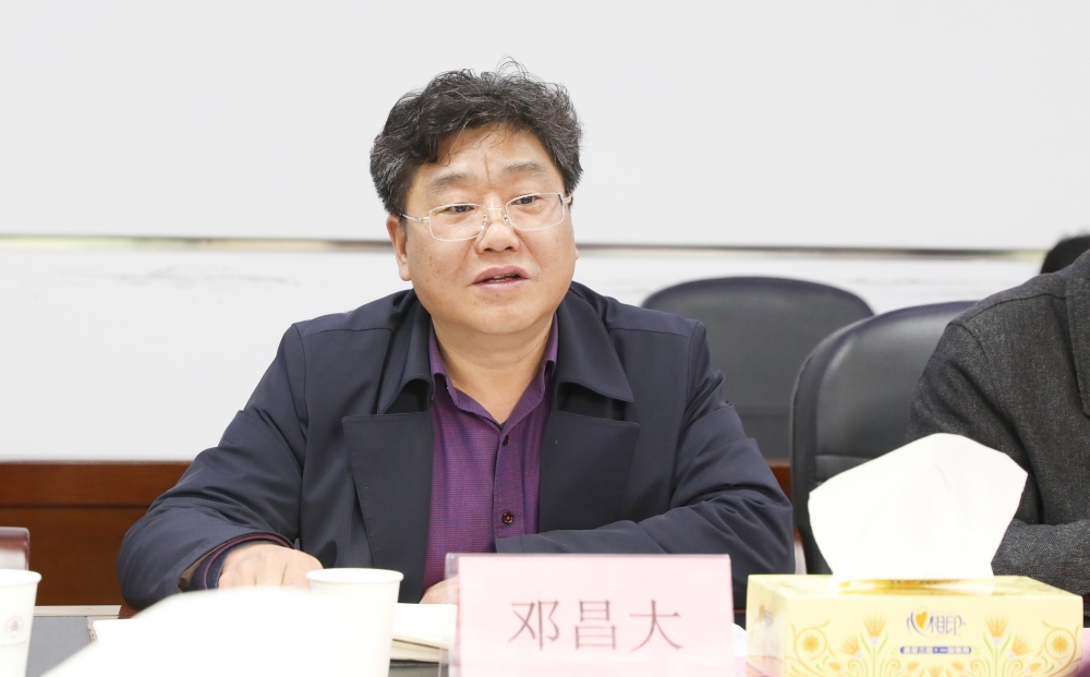 市人大常委会副主任谢明芳率队来杏盛娱乐调研音乐教育教学工作