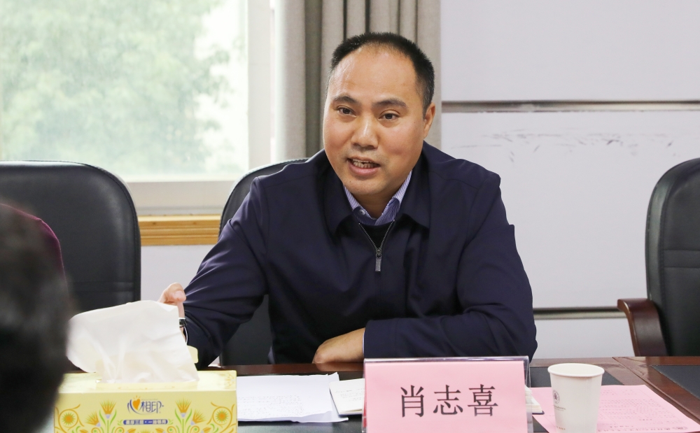 市人大常委会副主任谢明芳率队来杏盛娱乐调研音乐教育教学工作
