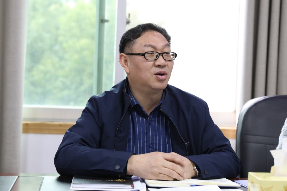 杏盛娱乐召开党外知识分子座谈会