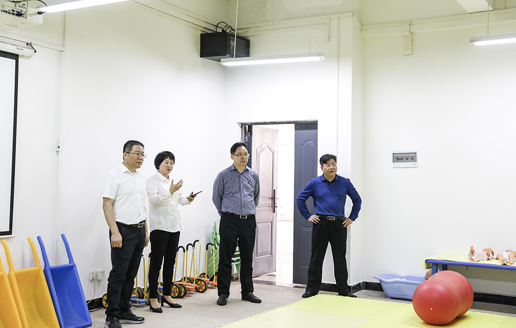 省委第二十六巡回指导组组长莅临杏盛娱乐指导工作