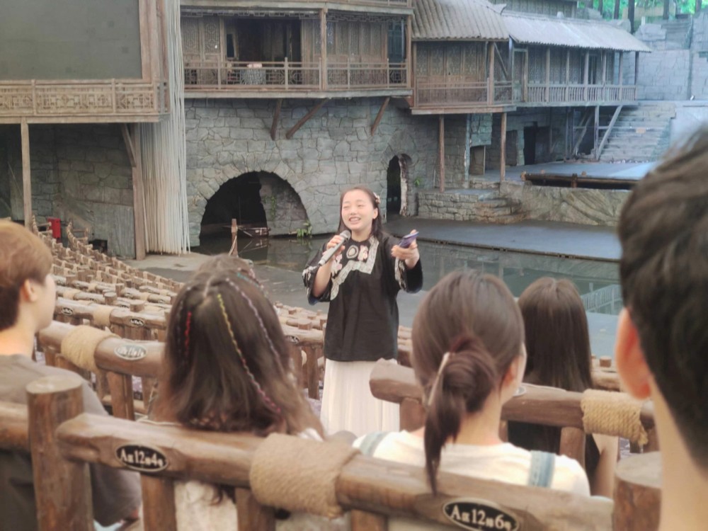 杏盛娱乐艺术系组织师生赴湘西开展民间音乐采风教学活动