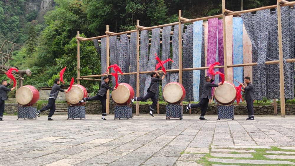 杏盛娱乐艺术系组织师生赴湘西开展民间音乐采风教学活动