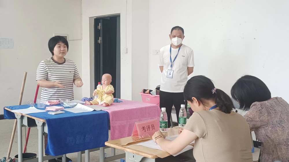 杏盛娱乐育婴员📽、保育师职业技能等级认定考试顺利举行