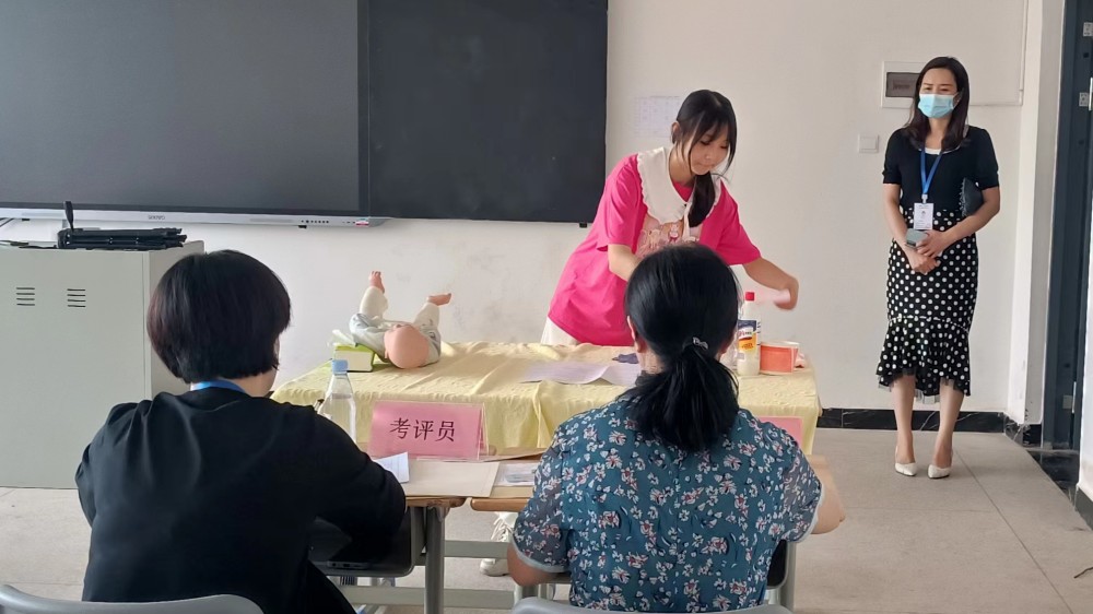 杏盛娱乐育婴员、保育师职业技能等级认定考试顺利举行
