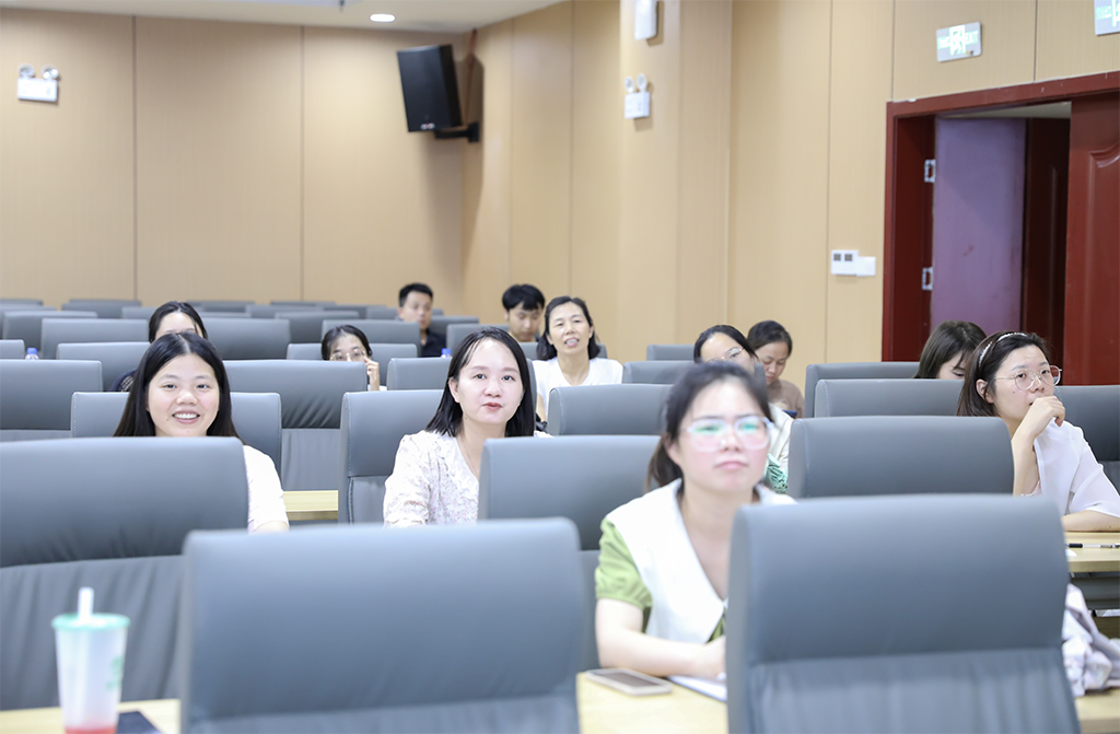 杏盛娱乐举行新闻宣传培训